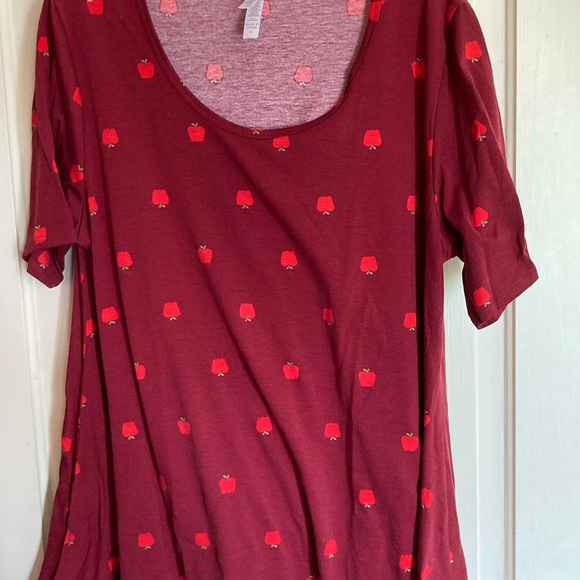 Apple top - Picture 1 of 3